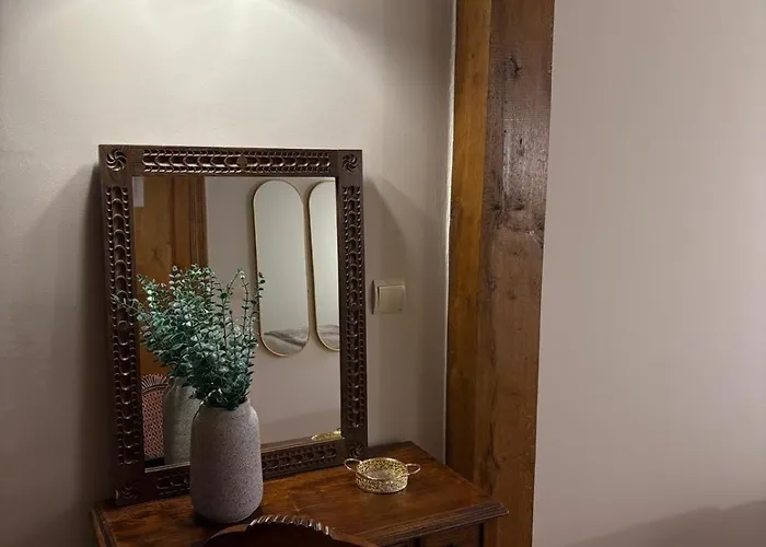 Eco De Cuevas * Santillana del Mar