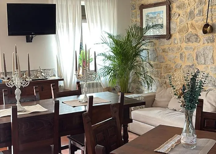 Eco De Cuevas Inn Santillana del Mar